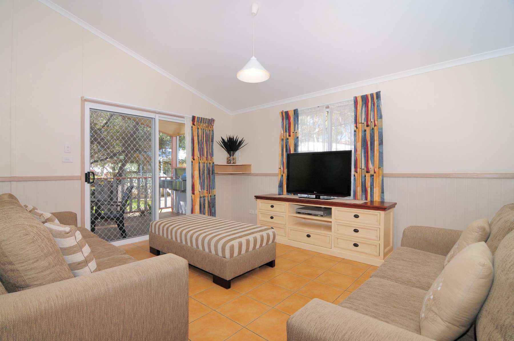 Lounge-Room Lounge-Room