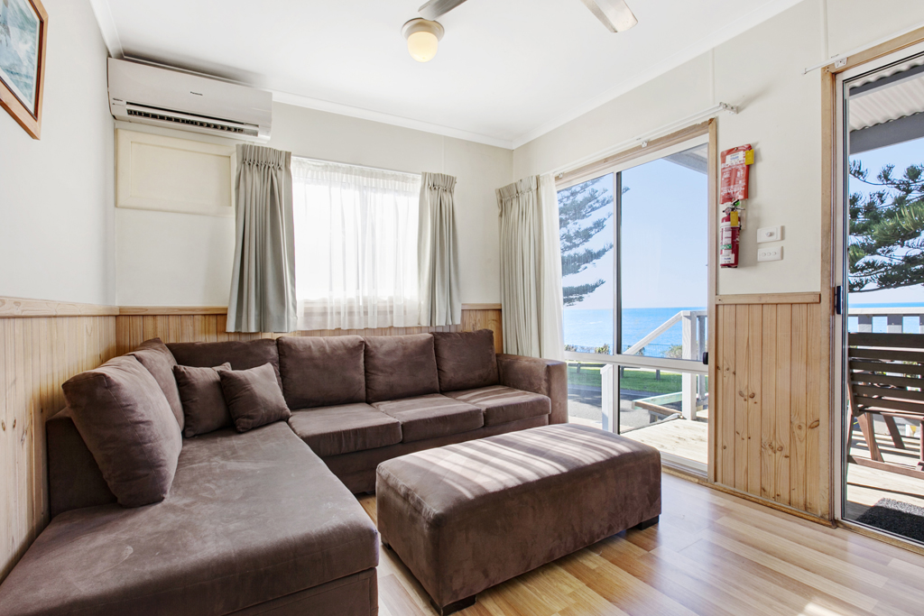 NEGphotography_Surf-Beach-Cabin-5-2bed-oceanview-spa_11